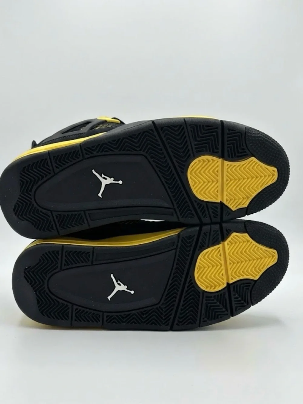 Jordan Men's Black and Yellow Sneakers